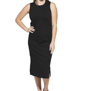 ⭐️ Super Comfortable Semi Form fitting black Midi Dress with Side Slits ⭐️